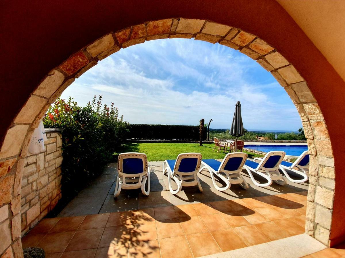 Holiday Home Marina Kastelir Exterior photo